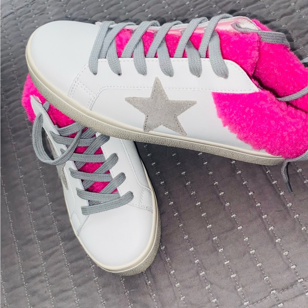 Steve Madden Polaris Star Slip-On Sneaker in Hot Pink size 7.5